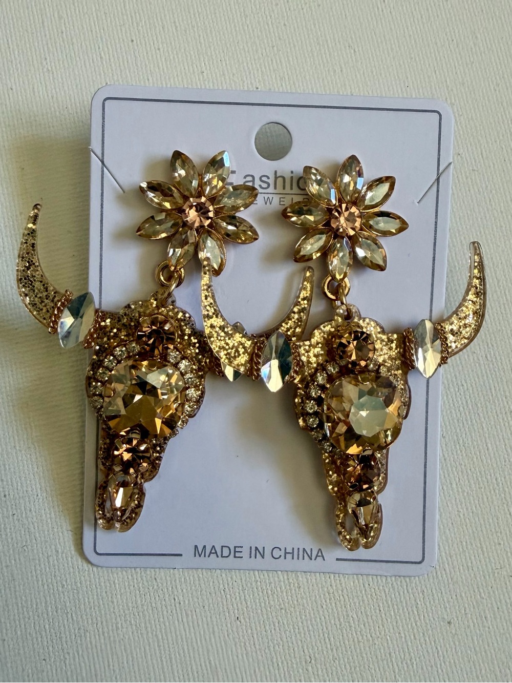 NEW Gorgeous Gold Tone Boho Crystal Bull Skull Drop Earrings✨